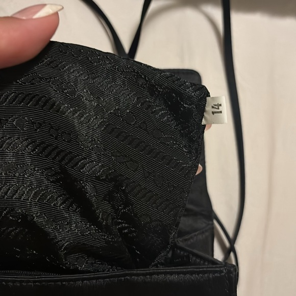 Vintage crossbody Prada bag - Picture 6 of 12